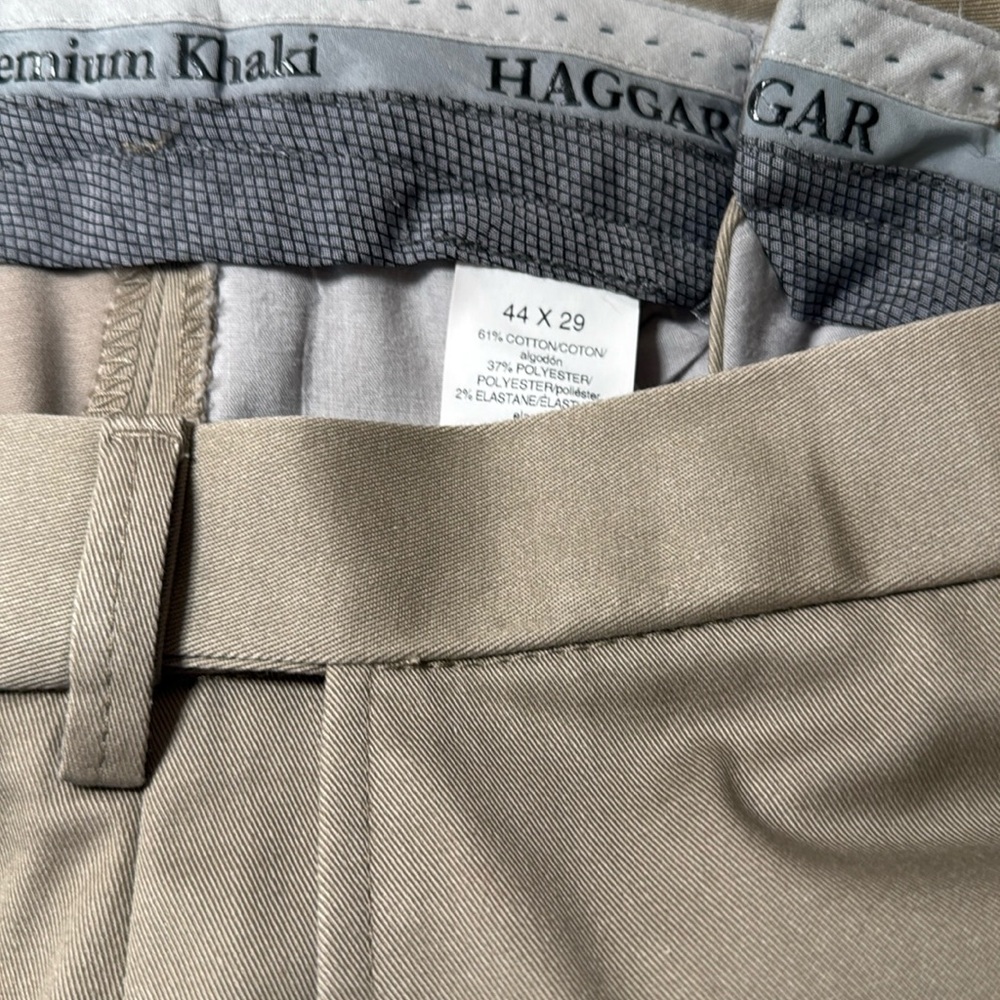 Haggar Classic fitness Khaki pants/slacks. NWOT.